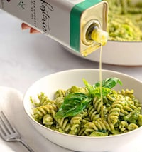 Refreshingly Flavored Olive Oils Image 3