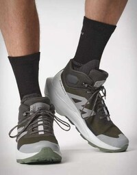 Geometrically Fluid Hiking Shoes Image 6