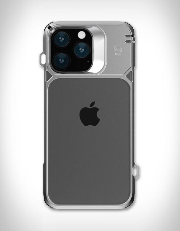 Metallic Machined Smartphone Cases Image 2