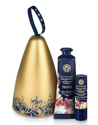 Nature-Inspired Holiday Skincare Kits Image 2