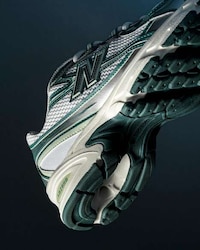 Classic Retro Lifestyle Sneakers Image 2