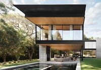 Curated Modern Architectural Homes Image 4