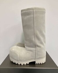 Bulbous Platformed Fashion Boots