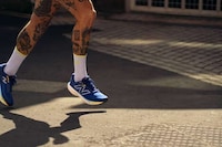 Progressive Timeless Running Shoes Image 2