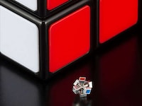 Micro-Sized Puzzle Toys Image 4
