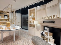 Exclusive Upscale Holiday-Edition Pop-Ups Image 2