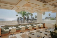 Luxuriously Modern Beachside Resorts Image 2