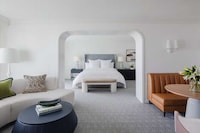 Luxuriously Modern Beachside Resorts Image 5
