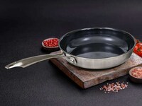 Durable Bio-Inert Skillets Image 8