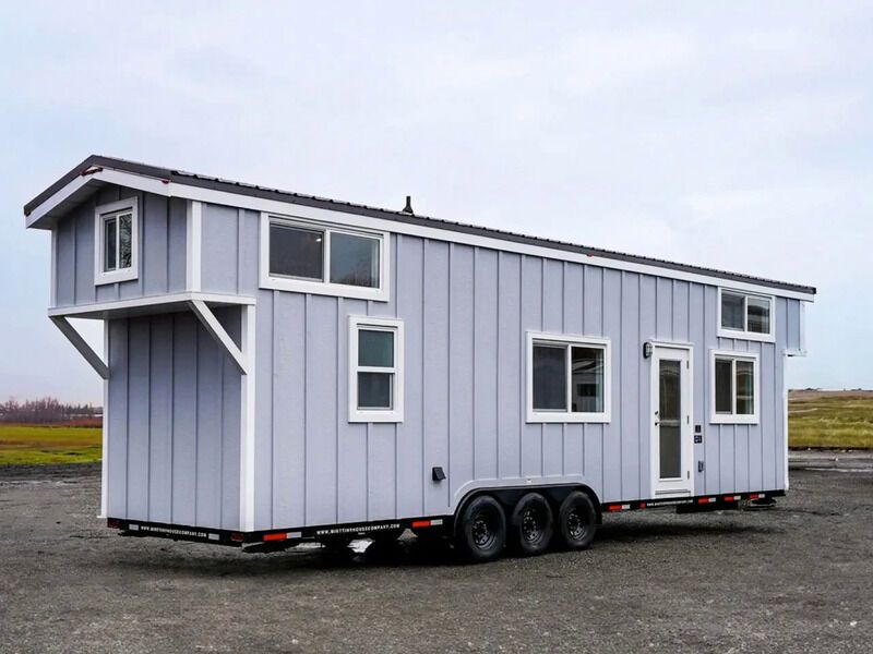 Compact Six-People Portable Homes