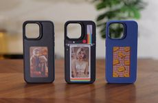 E Ink-Integrated Phone Cases