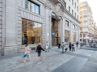 Futuristic Interactive Retail Designs Image 2