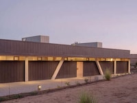 Trapezoidal Coastal Beach Houses Image 2