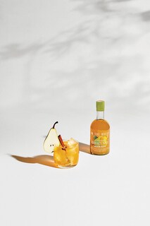Ready-to-Pour Whiskey Sours: On The Rocks' Spiced Pear Whiskey Sour is ...