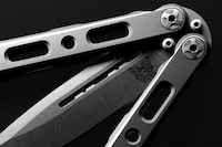 Elegant EDC Knife Designs Image 2