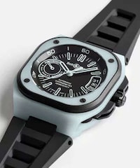 Bold Blue-Hued Illumination Watches Image 5