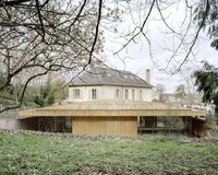 Urban Natural Expansive Buildings Image 1