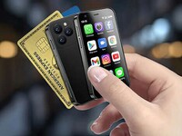 Micro-Sized Smartphone Models Image 2
