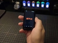 Micro-Sized Smartphone Models Image 4