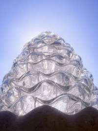 Stone Vaulting Glass Sculptures Image 3