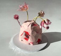 Design-Centric Dynamic Artful Cakes Image 3
