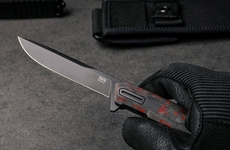 Sleek Tactical Foldable Knives