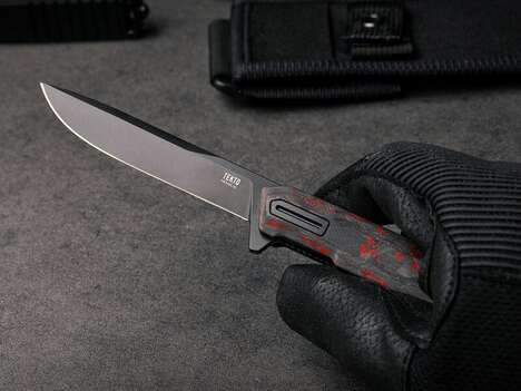 Sleek Tactical Foldable Knives