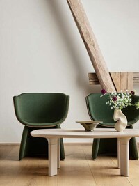 Sculptural Welcoming Chair Designs Image 4