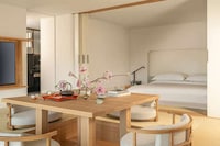 Simplistic Traditional Hotel Interiors Image 3