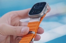 Charger-Equipped Smartwatch Straps