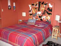 Doghouse Bed & Breakfasts Image 3