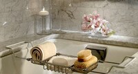 Lavish Hi-Tech Hotels Image 7