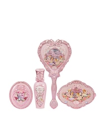 Intricate Fairytale-Like Makeup Sets Image 3