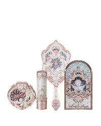 Intricate Fairytale-Like Makeup Sets Image 4