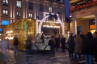 Gameshow-Style Pop-Ups Image 1