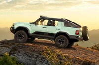 Adventure-Ready Open-Air SUVs Image 3