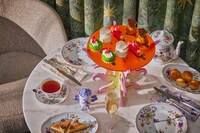 Dynamic Vibrant Cake Stands Image 2