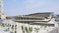 Vertical Wooden Louvre Stations Image 2