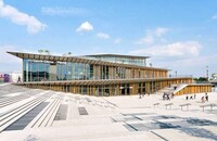 Vertical Wooden Louvre Stations Image 3