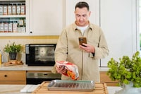 Food-Monitoring Smart Ovens Image 2