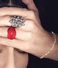 Jewelry-Centric Coffee-Table Books Image 3