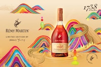 Lustrous Snake-Inspired Bottle Designs Image 1