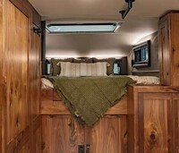 Off-Road Premium Comfort Campers Image 5