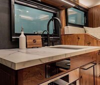 Off-Road Premium Comfort Campers Image 6