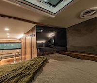 Off-Road Premium Comfort Campers Image 8