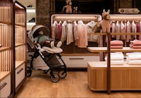 Cashmere-Centric Pop-Ups Image 6