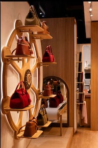 Cashmere-Centric Pop-Ups Image 7