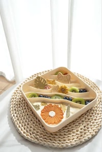 Stylish Slow Feeders Image 1