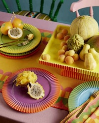 Limited Colorful Stoneware Capsules Image 2