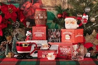 Cheery Holiday-Themed Cocktail Bars Image 1